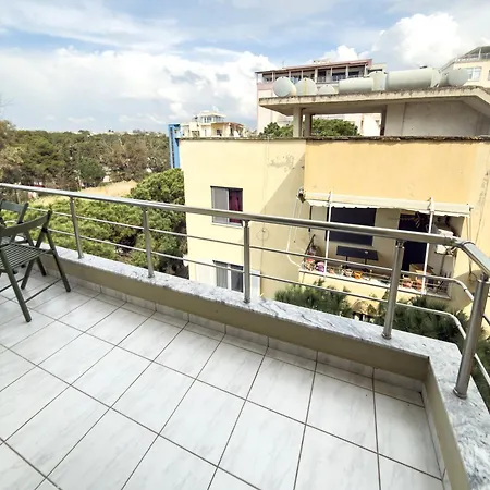 Tiara Apartment *